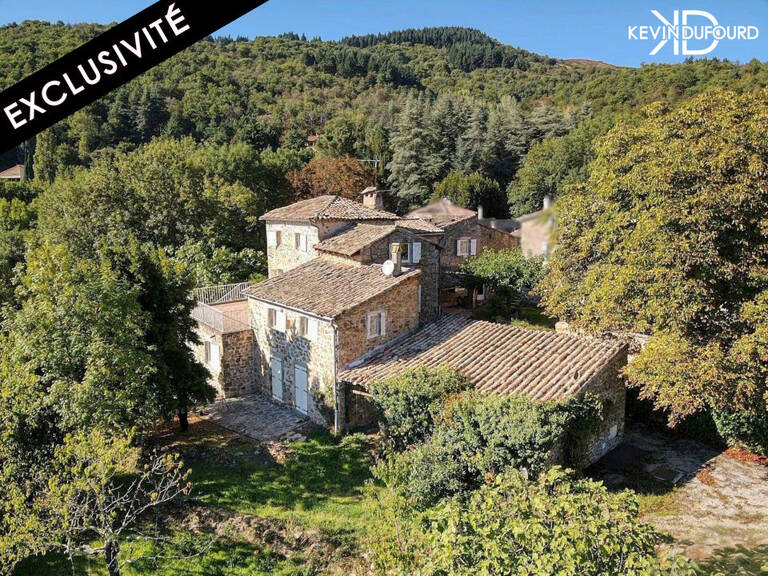 Ensemble immobilier de 300m² avec un terrain de 1,2 ha à — photo 1