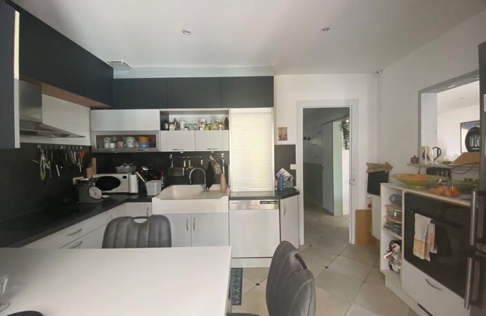 Rochefort, maison 3 chambres avec terrasse, piscine chauffée et garage — photo 3