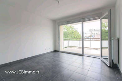 Appartement 3 pièces 767 €