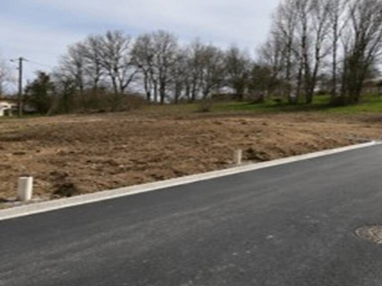 Terrain à bâtir à Abzac (33230) — photo 1