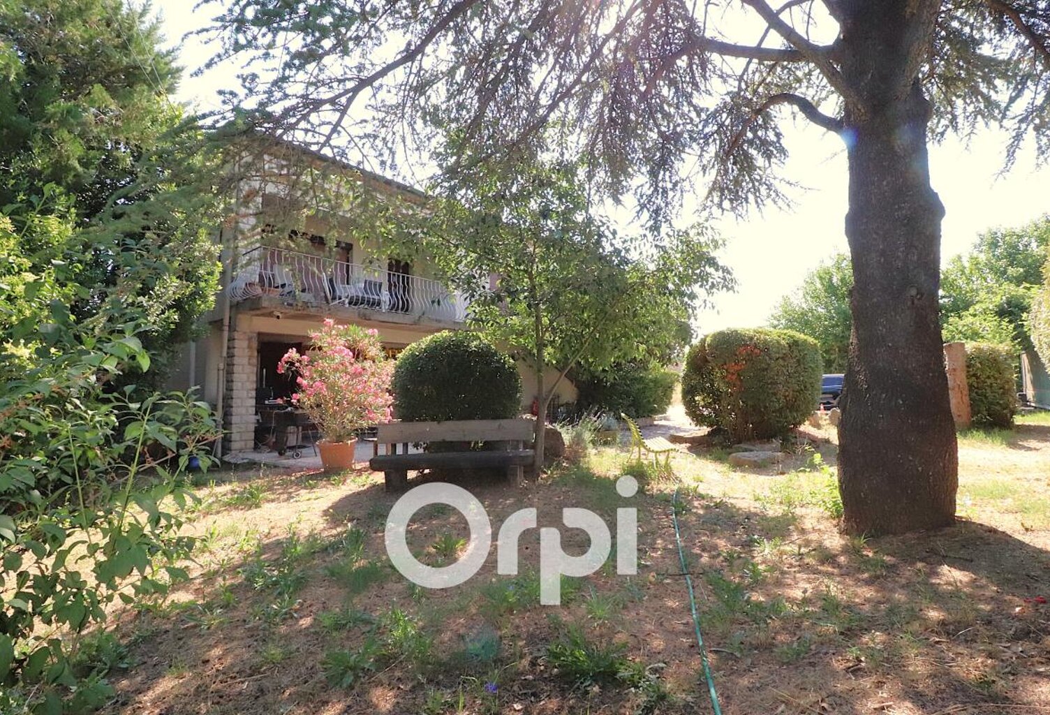 FUVEAU LA BARQUE VILLA av T3 et T4 sur 700 m² de terrain — photo 1