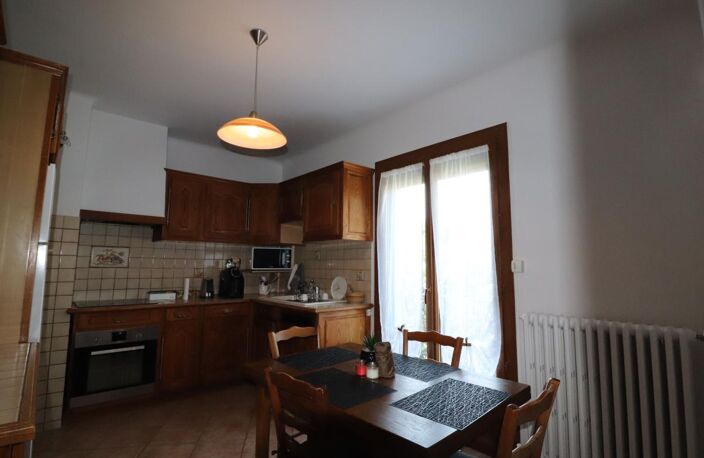 FUVEAU LA BARQUE VILLA av T3 et T4 sur 700 m² de terrain — photo 4