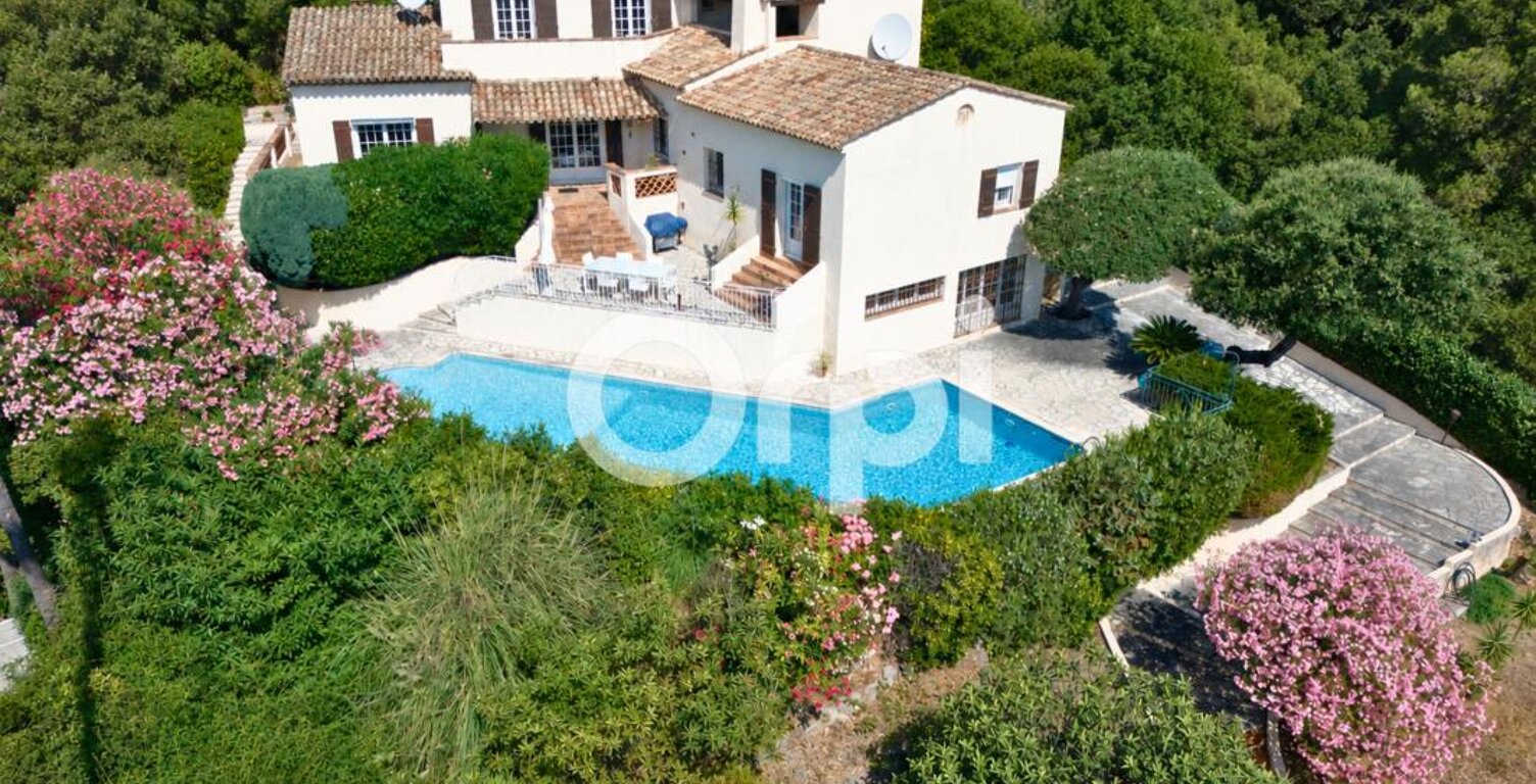 BEAUX VOLUMES - DOUBLE GARAGE 60m²  - VUE MER - AU CALME - POTENTIEL — photo 1
