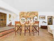 BEAUX VOLUMES - DOUBLE GARAGE 60m²  - VUE MER - AU CALME - POTENTIEL — photo 3