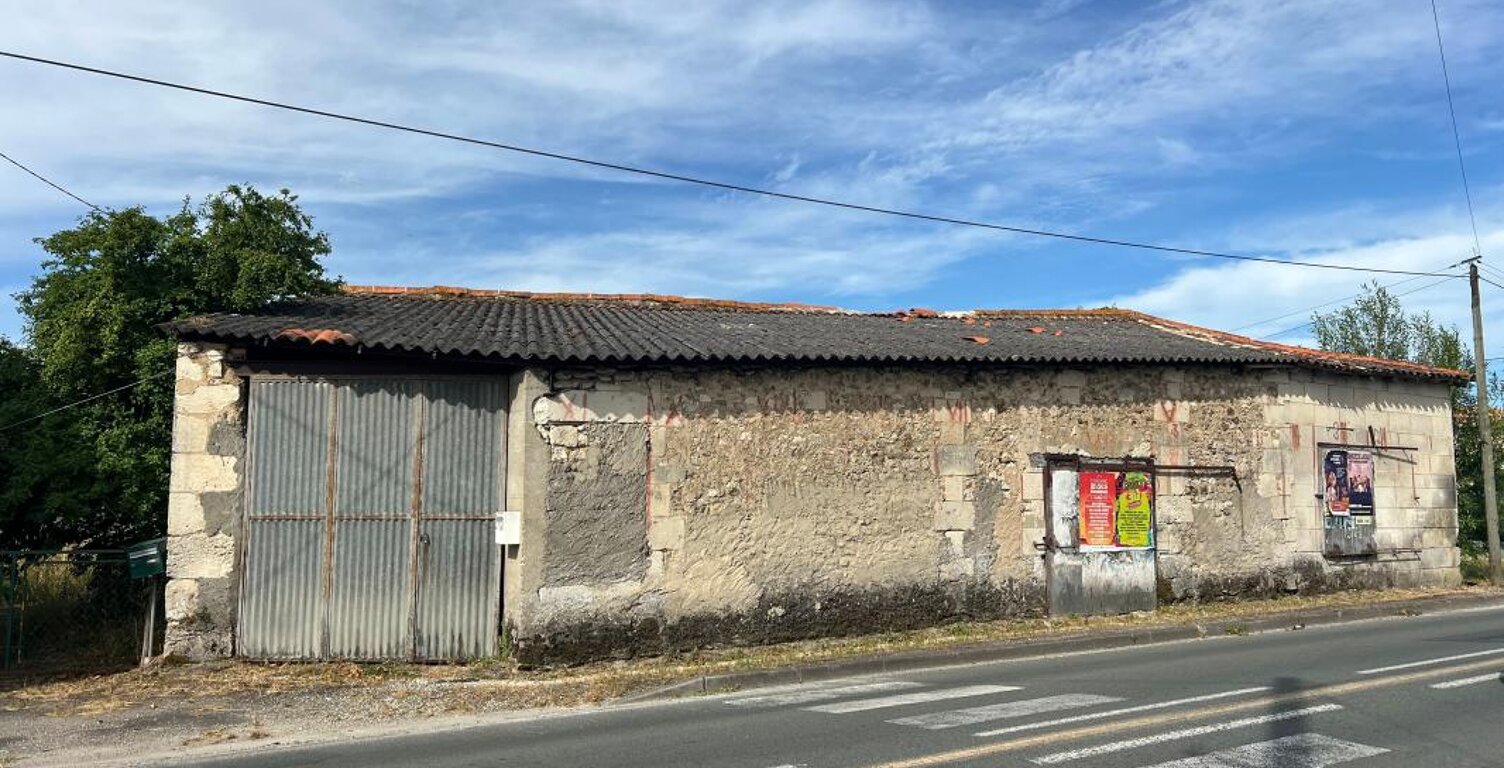 Hangar à vendre BRIE-SOUS-MORTAGNE — photo 1