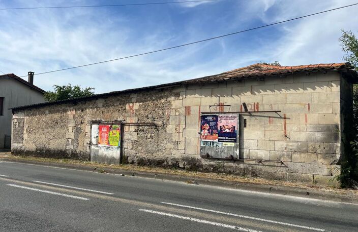 Hangar à vendre BRIE-SOUS-MORTAGNE — photo 2