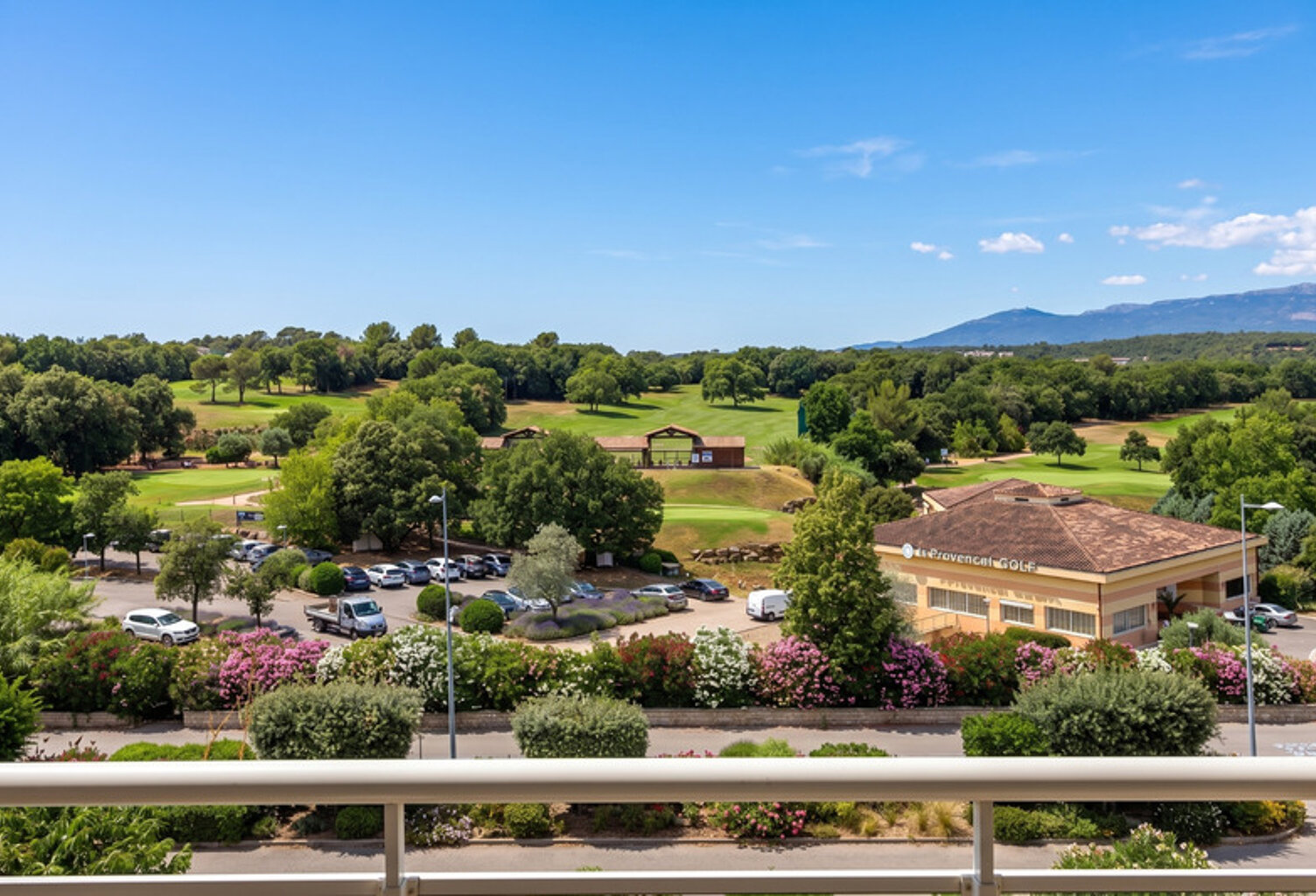 BIOT – EXCLUSIVITE - Appartement 3 Pièces avec vue Golf et Terrasse Sud-Ouest — photo 1