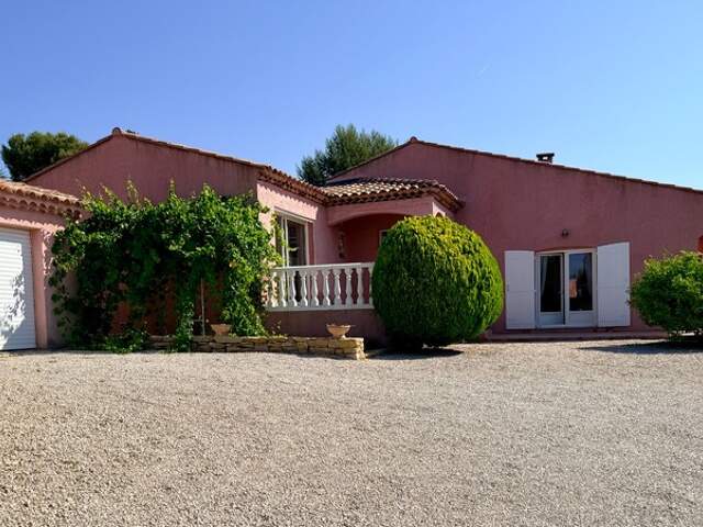 La CADIERE-D'AZUR  Élégante villa de plain-pied dans un environnement d'exception — photo du bien