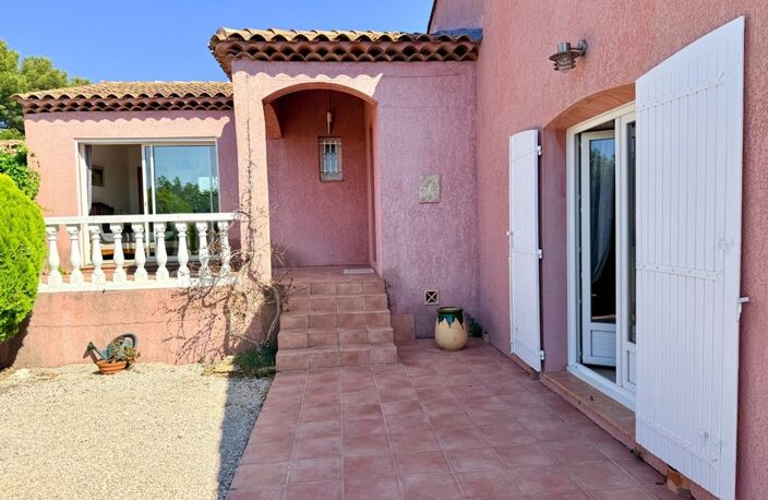 La CADIERE-D'AZUR  Élégante villa de plain-pied dans un environnement d'exception — photo 3