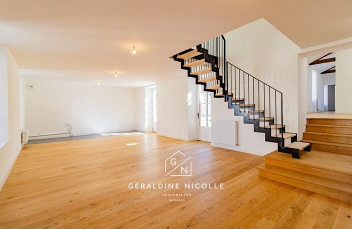 Maison de ville au pied des remparts  - 170m2 - plein centre - VANNES — photo 5