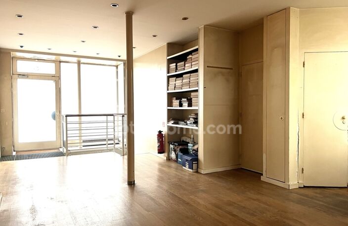 Local commercial /bureau avec potentiel habitation à PARIS 20EME ARRONDISSEMENT (75) - Proche village Jourdain — photo 3