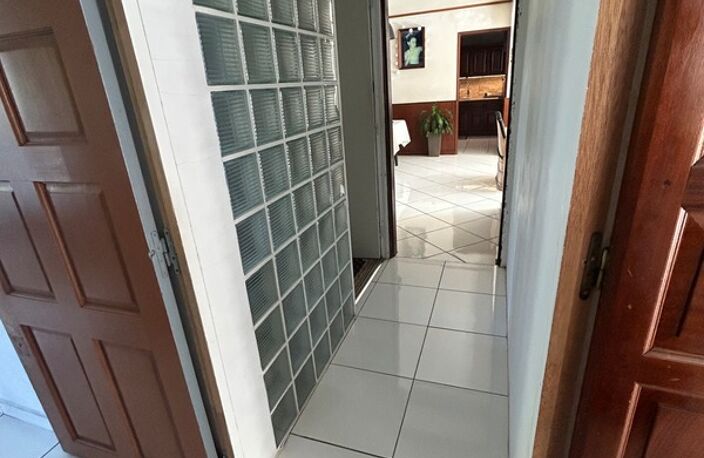 Le Tampon PK17 – Maison F5 de plain-pied 145 m² avec grande varangue sur terrain de 619 m² — photo 4