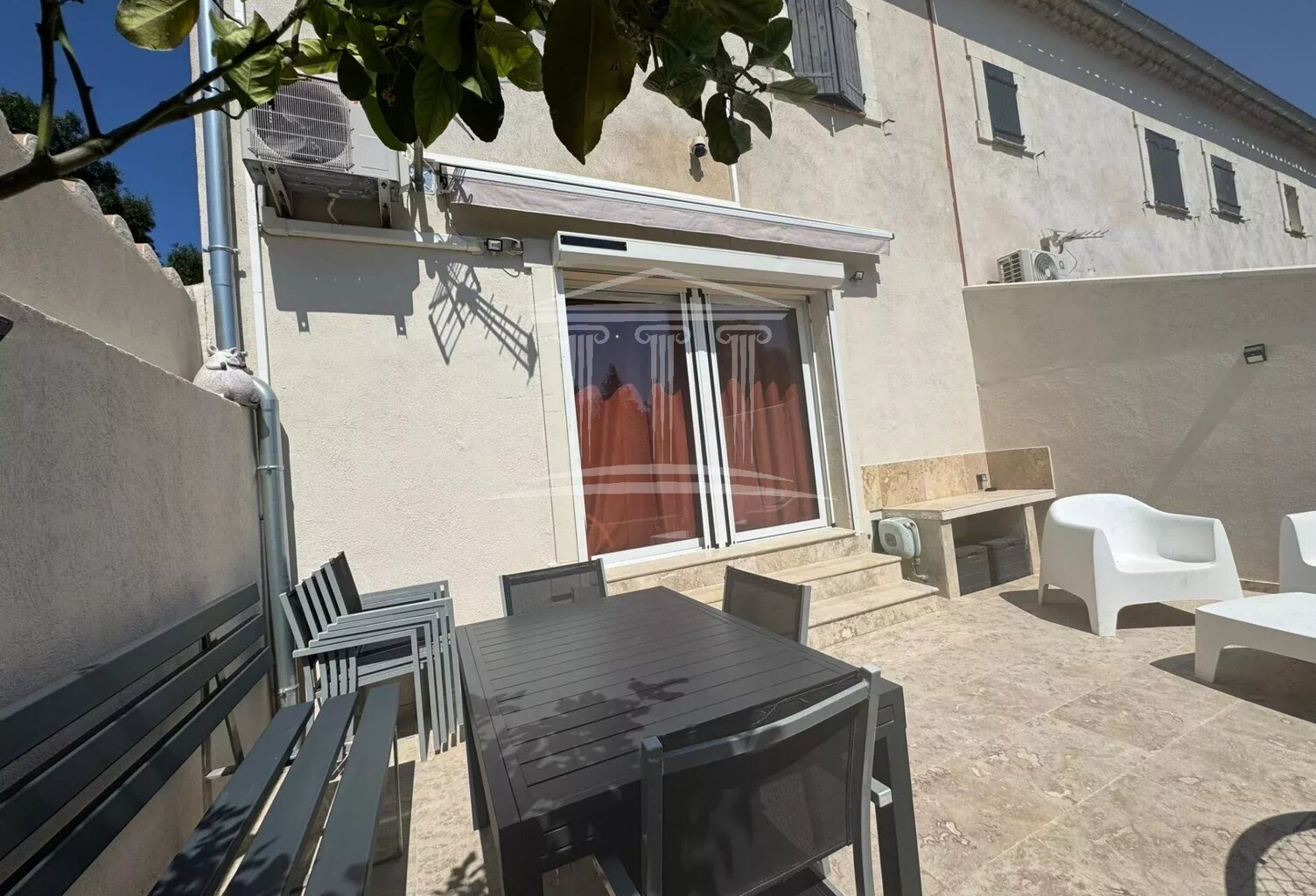 Villa récente — photo 1