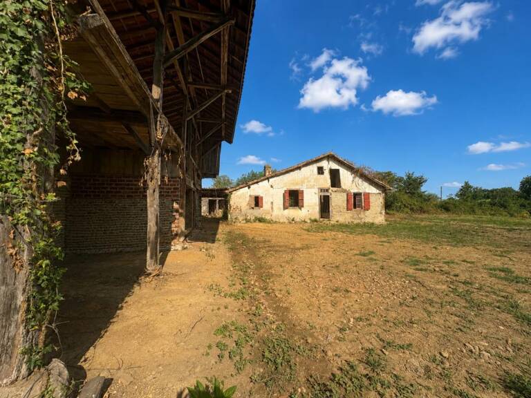 Maison à rénover avec dépendances et 16 870m2 de terrain Proche de AIRE SUR L'ADOUR (40) — photo 1