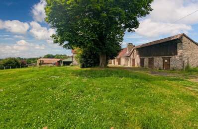 Salagnac fermette avec plus de 2 hectares de terrain et dépendances — photo du bien