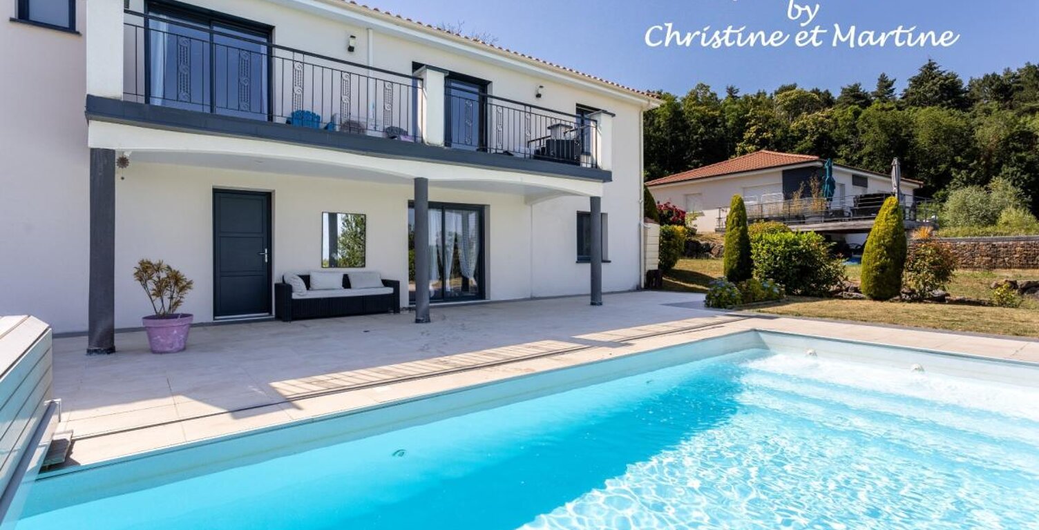ORCINES : MAISON CONTEMPORAINE AVEC PISCINE – 192 M² – 4 CHAMBRES – TERRAIN 715 m² — photo 1