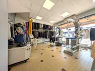 À VENDRE – PRESSING / BLANCHISSERIE – ROANNE CENTRE (42) — photo 2
