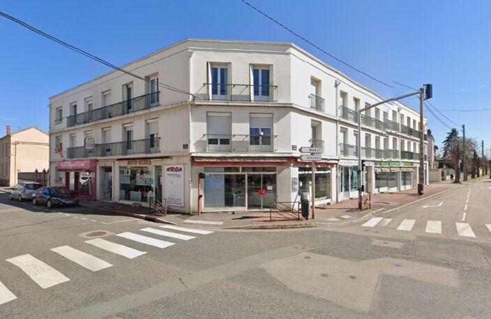 À VENDRE – PRESSING / BLANCHISSERIE – ROANNE CENTRE (42) — photo 5
