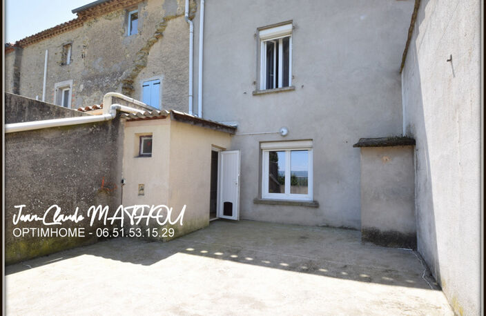 Maison de village T3 78 m2 avec terrasse abritée, garage et vue dégagée - 11400 — photo 3