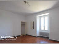 Maison de village T3 78 m2 avec terrasse abritée, garage et vue dégagée - 11400 — photo 4