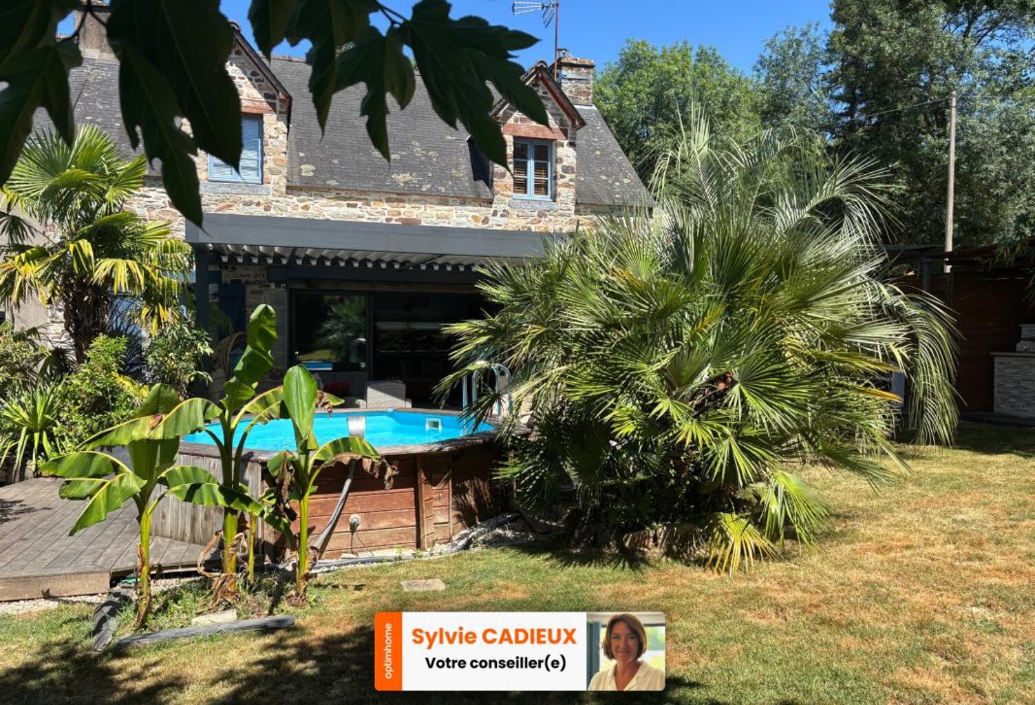 Maison en pierre , pleine de charme - 3 Chambres et mezzanine - COURNON — photo 1