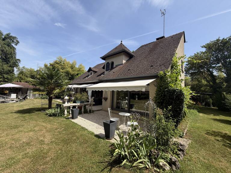 IZEURE - belle maison d'architecte de 295m² avec terrain de 3411 — photo 1