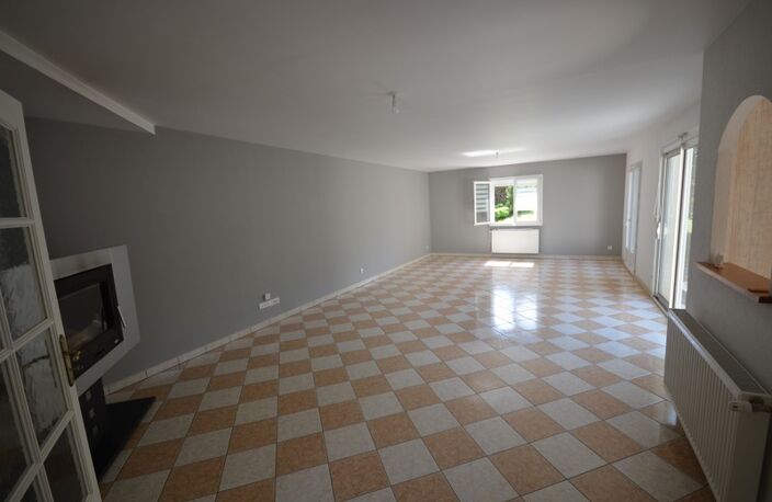 Proche de DORMANS (51) à vendre très belle maison de 5 pièces avec sa dépendance — photo 3