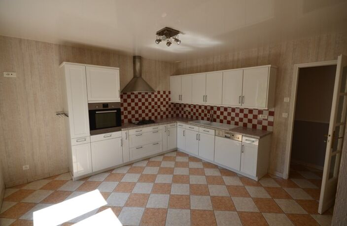 Proche de DORMANS (51) à vendre très belle maison de 5 pièces avec sa dépendance — photo 4