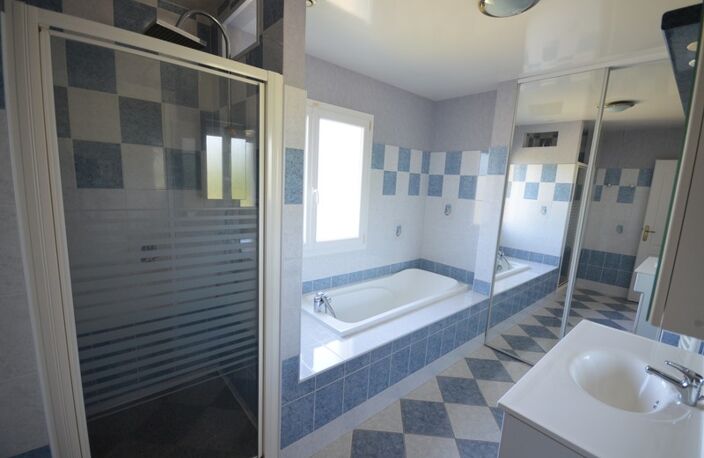 Proche de DORMANS (51) à vendre très belle maison de 5 pièces avec sa dépendance — photo 5