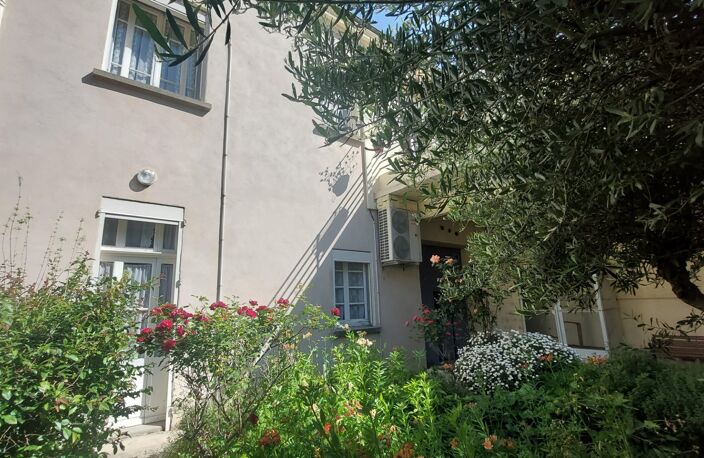 Maison de ville, 4 chambres+1 bureau  avec jardin et garage — photo 2