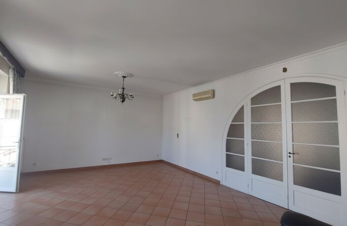 Maison de ville, 4 chambres+1 bureau  avec jardin et garage — photo 4