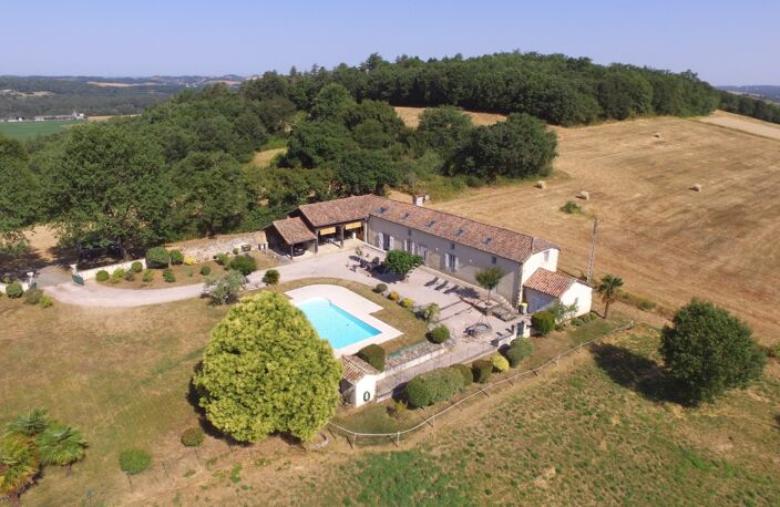 Maison de caractère rénovée dans les Hautes-Pyrénées (65) – Vue imprenable sur les Pyrénées, terrain de 1,7 ha — photo 2
