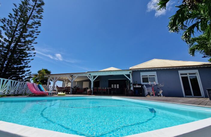 VUE MER Superbe villa de standing + T3 piscine à débordement sur 1000 m² à BAIE MAHAULT (971) — photo 2