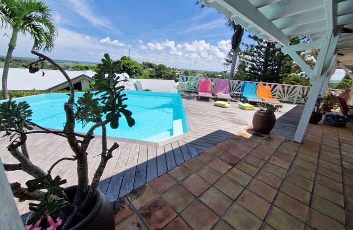 VUE MER Superbe villa de standing + T3 piscine à débordement sur 1000 m² à BAIE MAHAULT (971) — photo 3