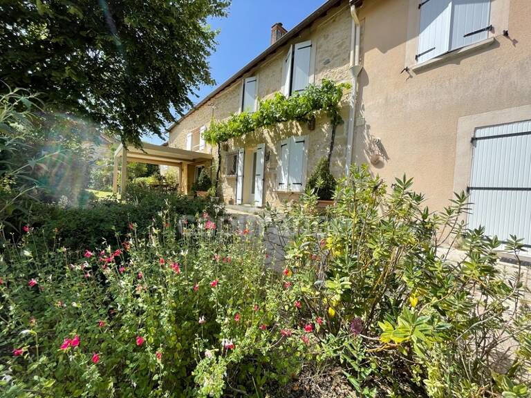 Dpt Dordogne (24), à vendre  maison P8 de 292,68 m² - Terrain de 1 777,00 m² — photo 1