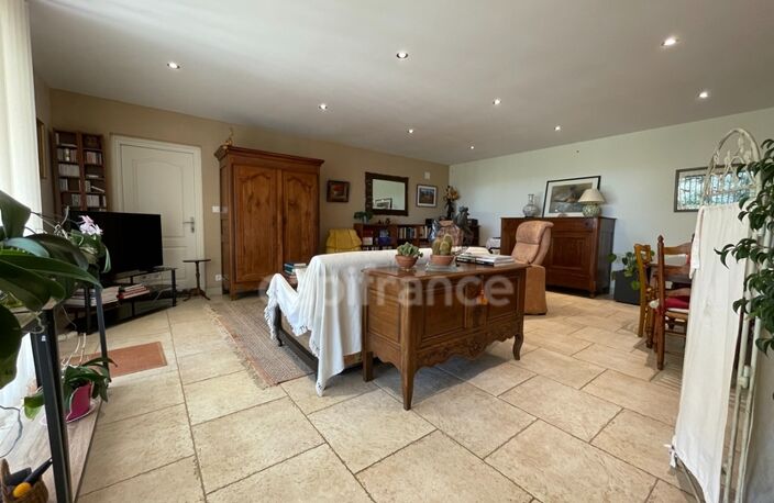 Dpt Dordogne (24), à vendre  maison P8 de 292,68 m² - Terrain de 1 777,00 m² — photo 3