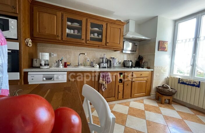 Dpt Dordogne (24), à vendre  maison P8 de 292,68 m² - Terrain de 1 777,00 m² — photo 4