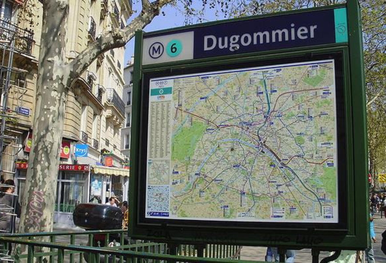 Dpt Paris (75),  À Paris 12ème Arrt, Studio de 18 m2 au calme sur cour — photo 1