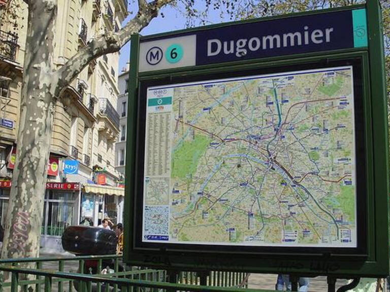 Dpt Paris (75),  À Paris 12ème Arrt, Studio de 18 m2 au calme sur cour — photo 1