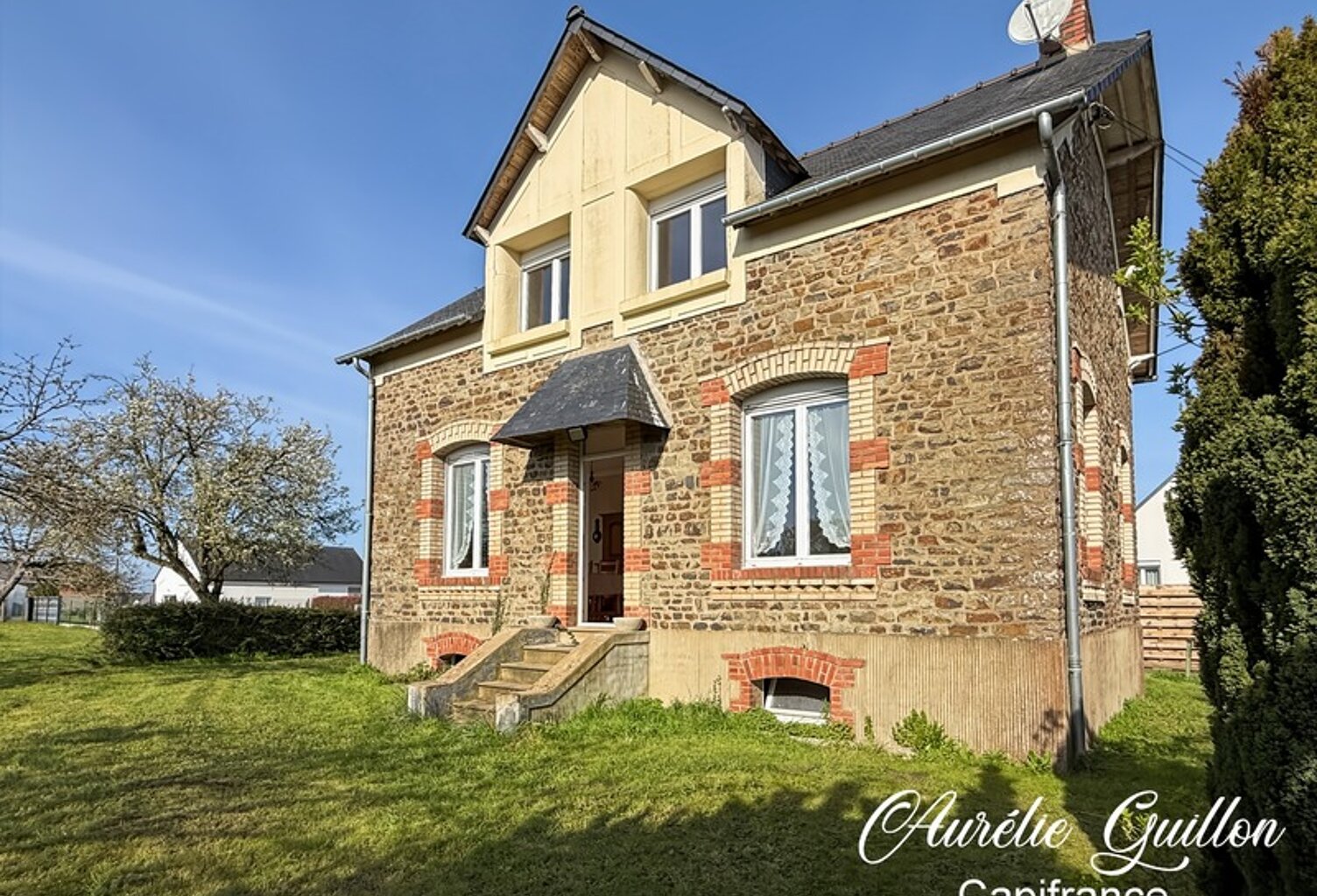 Maison en pierre à rénover avec grand terrain de 1 356 m² – Loyat — photo 1