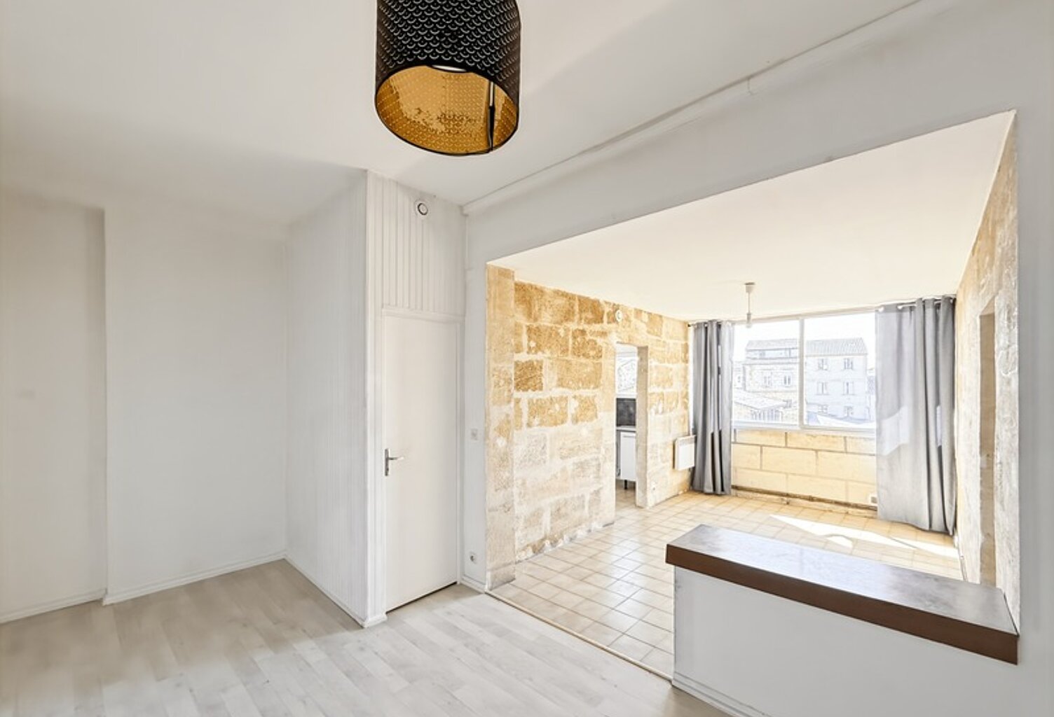 Idéal investisseur – Lumineux T1 bis de 49 m² – Bordeaux Capucins / Victoire — photo 1
