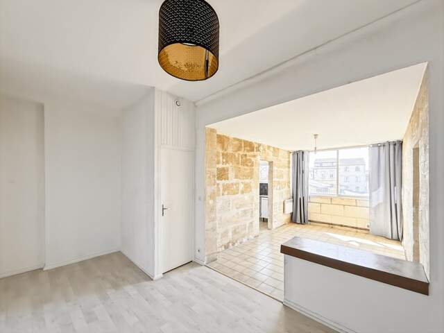 Idéal investisseur – Lumineux T1 bis de 49 m² – Bordeaux Capucins / Victoire — photo du bien