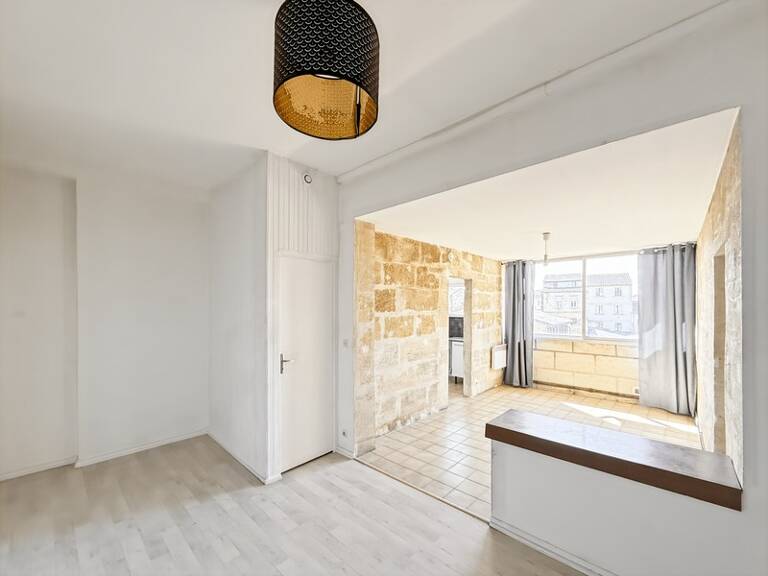 Idéal investisseur – Lumineux T1 bis de 49 m² – Bordeaux Capucins / Victoire — photo 1