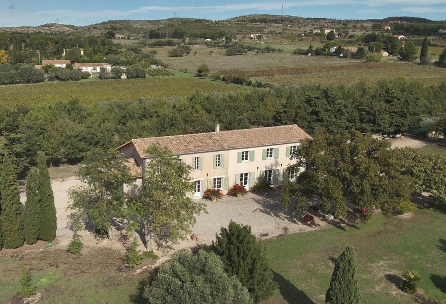 BASTIDE à vendre 10 pièces MARTIGUES (13) garage terrain 3,4 hectares proche mer — photo 1