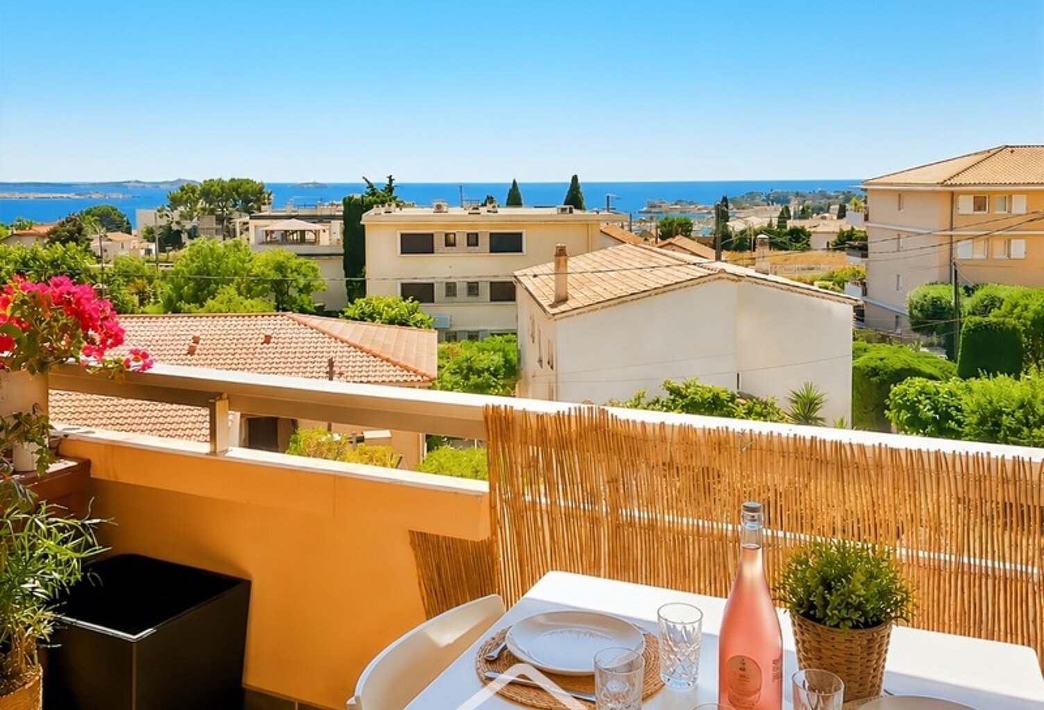 Appartement à vendre 2 pièces BANDOL (83) — photo 1