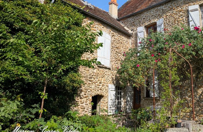 Maison en pierre rénovée avec jardin, en plein cœur de Chaumes-en-Brie — photo 2