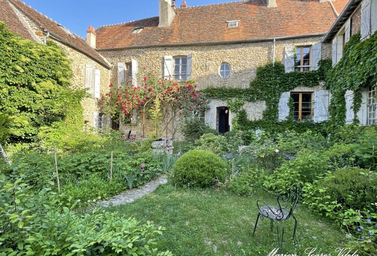 Propriété de charme avec deux habitations, au cœur de Chaumes-en-Brie — photo 1