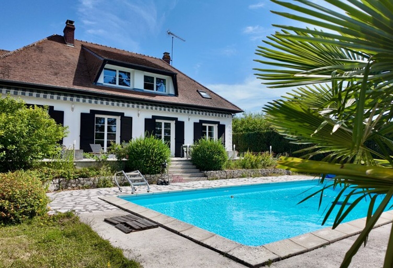 Maison familiale avec piscine — photo 1