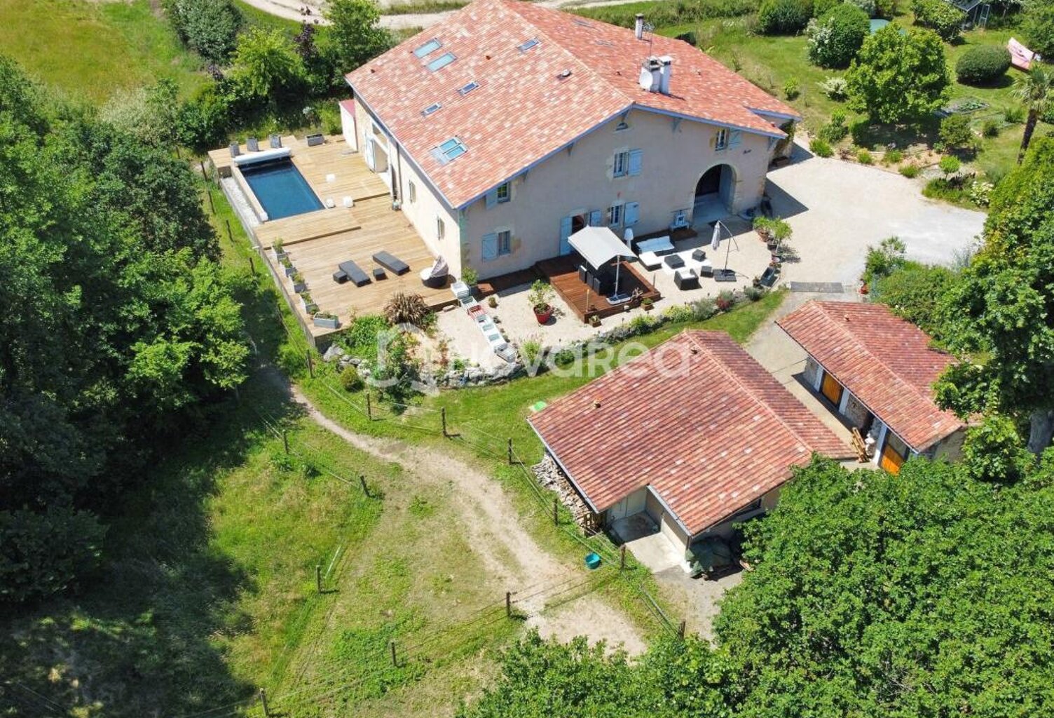 Maison 8 pièces — photo 1