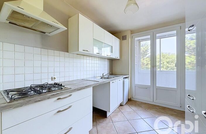 À Vendre T3 bis lumineux au calme - stationnement - proche centre ville — photo 2